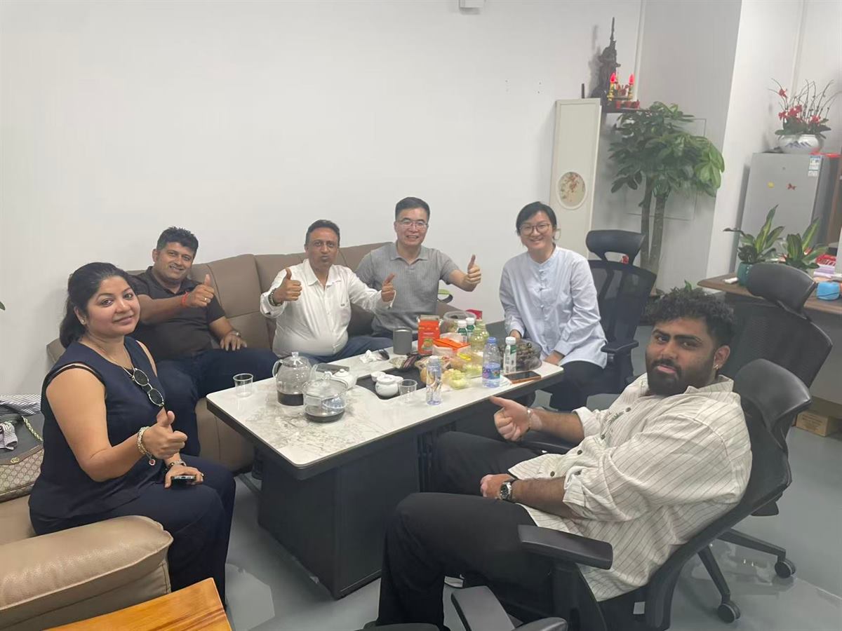Buyer group meeting with AIKU sales and management in the office lounge